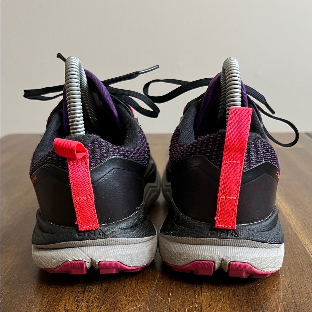 Brooks Caldera 5 Purple and Pink Athletic Running Shoes Womens Size 7.5 - Picture 6 of 14